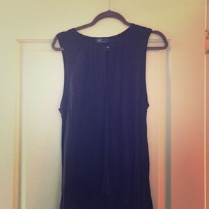 Gap sleeveless blouse with button neck